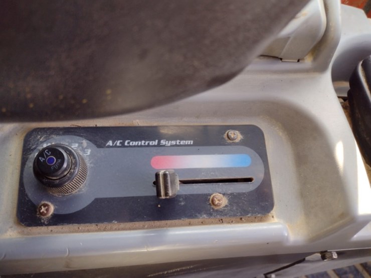 kubota-svl90-2-image-9