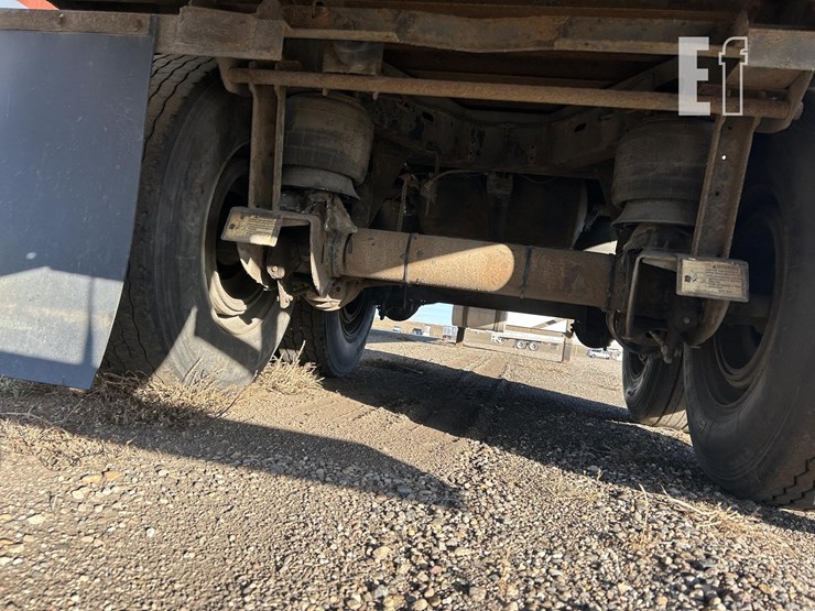 2011-strick-trailer-image-24