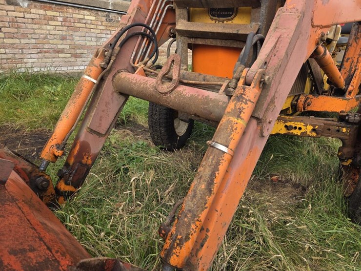 john-deere-300-image-14