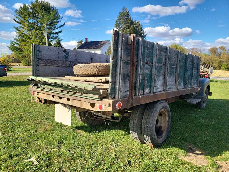 1953-gmc-354-24-round-top-cab-single-axle-grain-truck--needs-axle-shaft-image-5