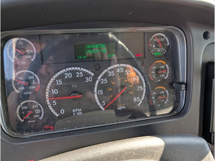 freightliner-m2-106-image-22