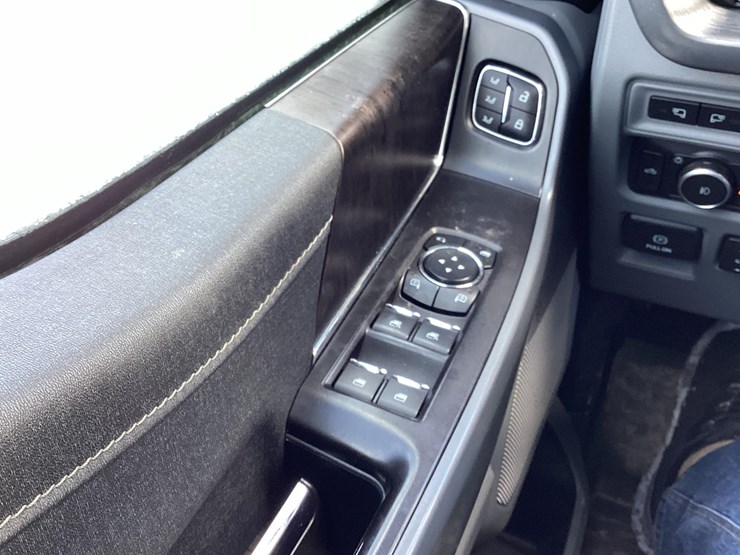 2021-ford-f150-image-13