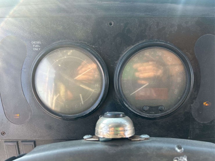 2006-freightliner-mt55-image-7