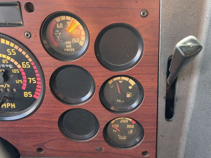 1999-mack-cl713-image-36