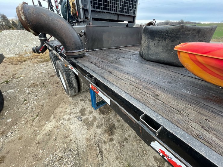 international-4900-image-18