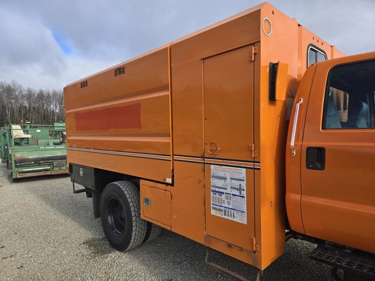 2015-ford-f650-image-16