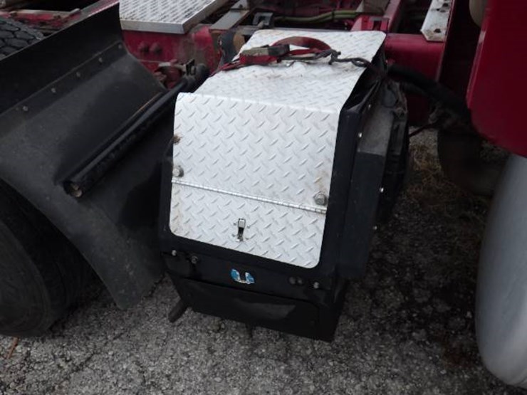 peterbilt-386-image-6