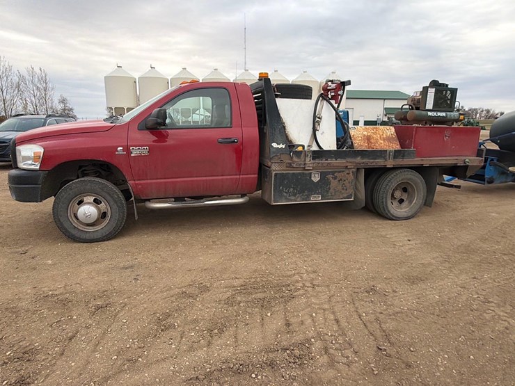 2008-dodge-3500-image-2