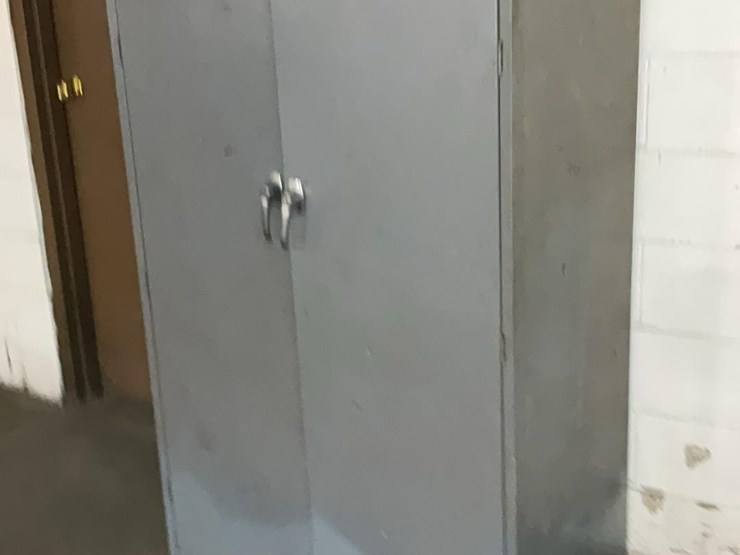 #573-•-metal-storage-cabinet-image-3