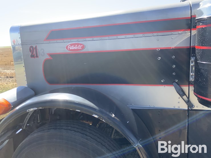 1995-peterbilt-379-image-11