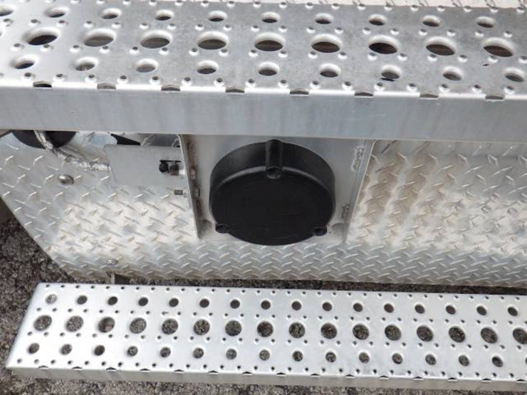 2020-freightliner-cascadia-126-image-4