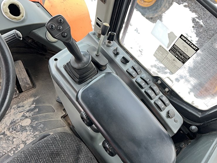 2015-doosan-dl200-3-image-25