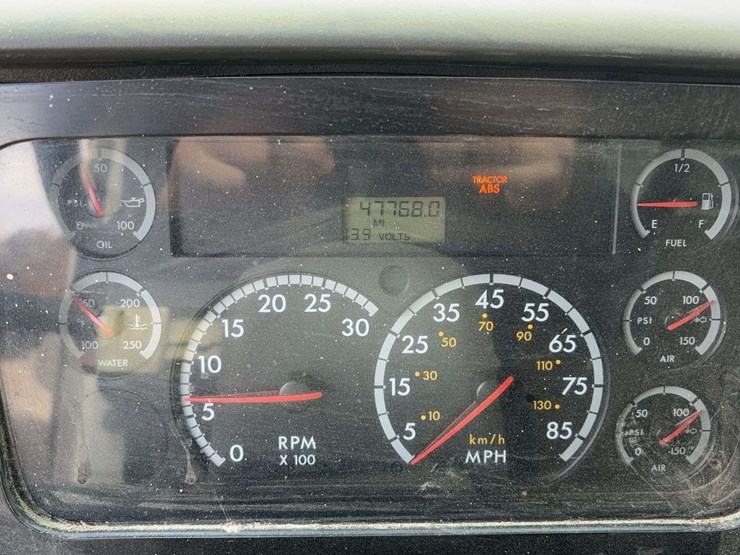 2005-sterling-l8500-image-29