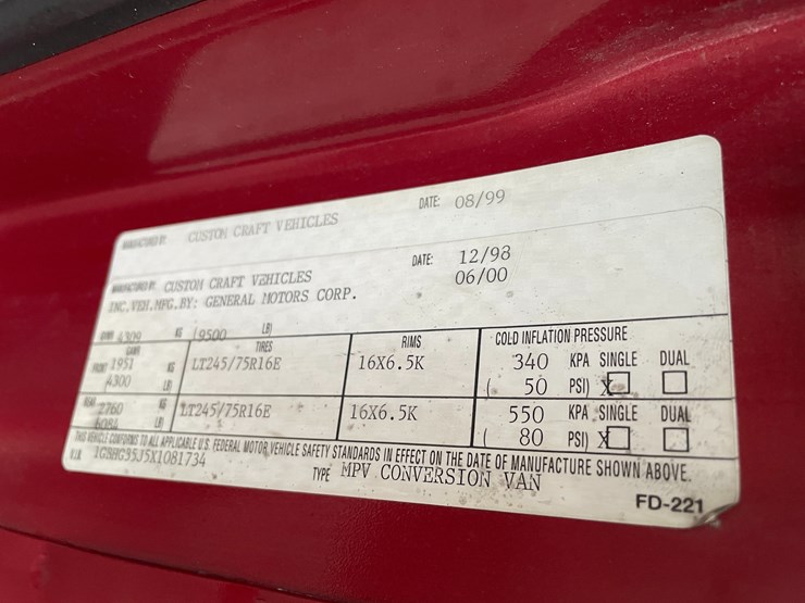 1999-chevy-3500-image-9