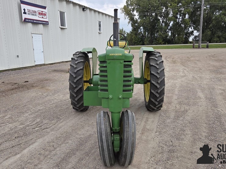 john-deere-b-image-2