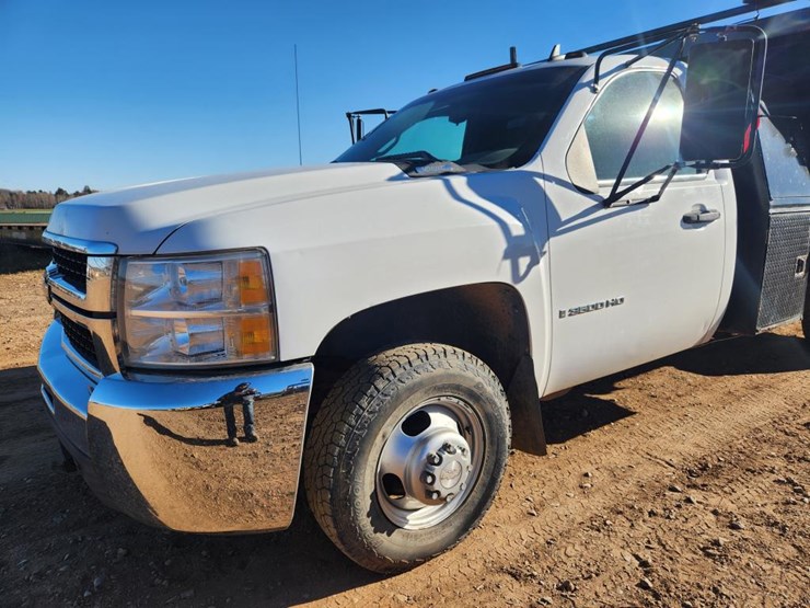 2007-chevrolet-3500-image-8