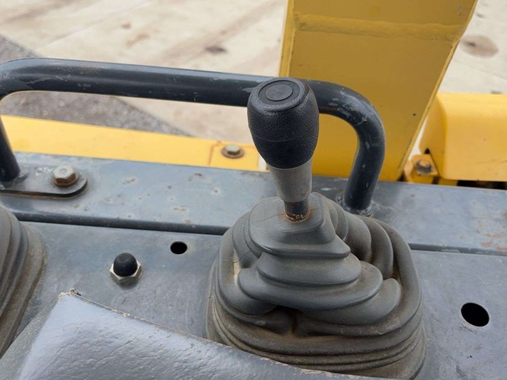 2002-komatsu-d65ex-image-42