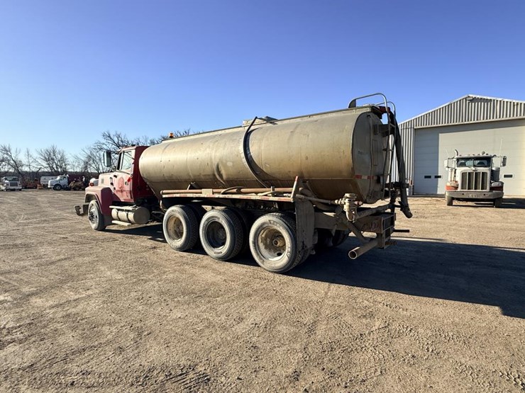 ford-ltl9000-image-3