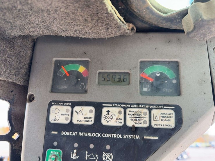 bobcat-s220-image-23