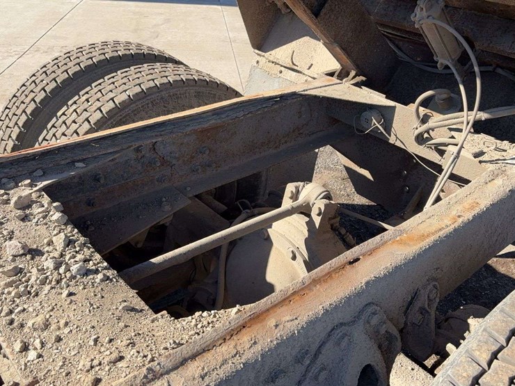 1993-international-4900-image-45