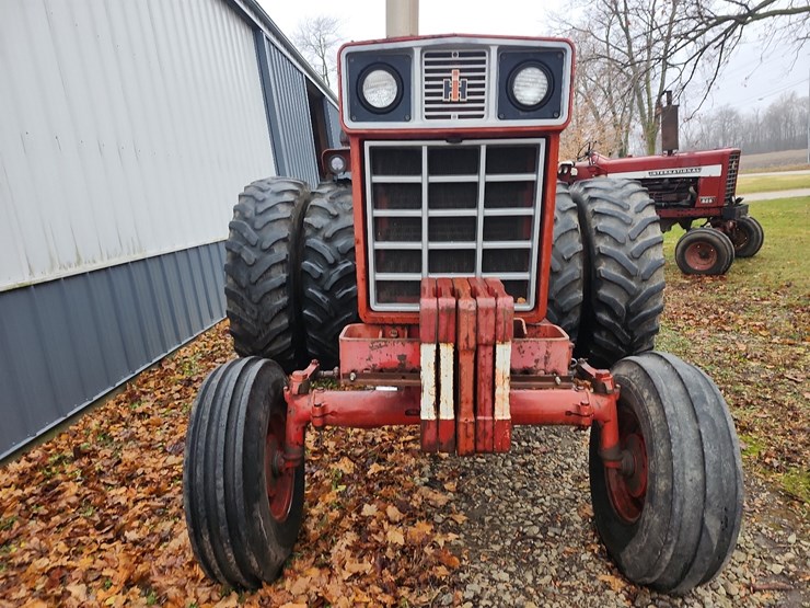 1976-ih-1066-diesel-tractor-image-16