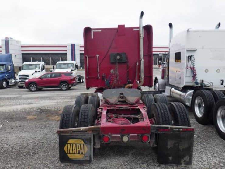 peterbilt-386-image-12