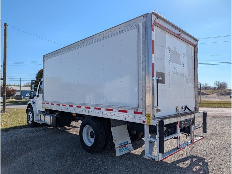 freightliner-m2-106-image-9