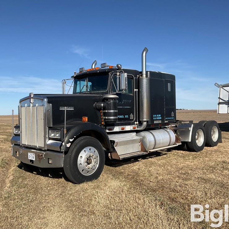 1985 Kenworth W900 T/A Truck Tractor