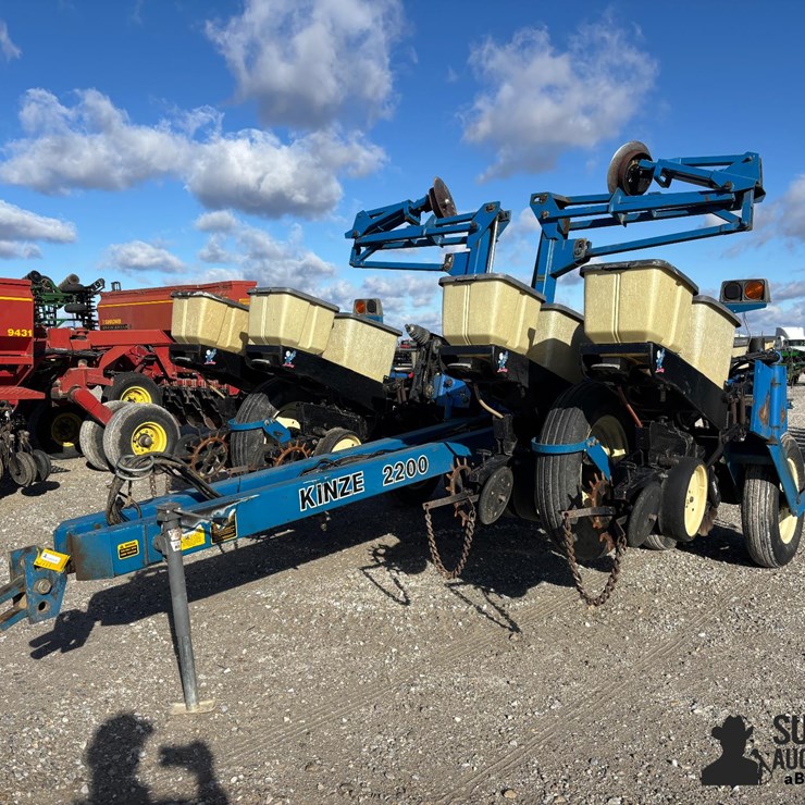 KINZE 2200