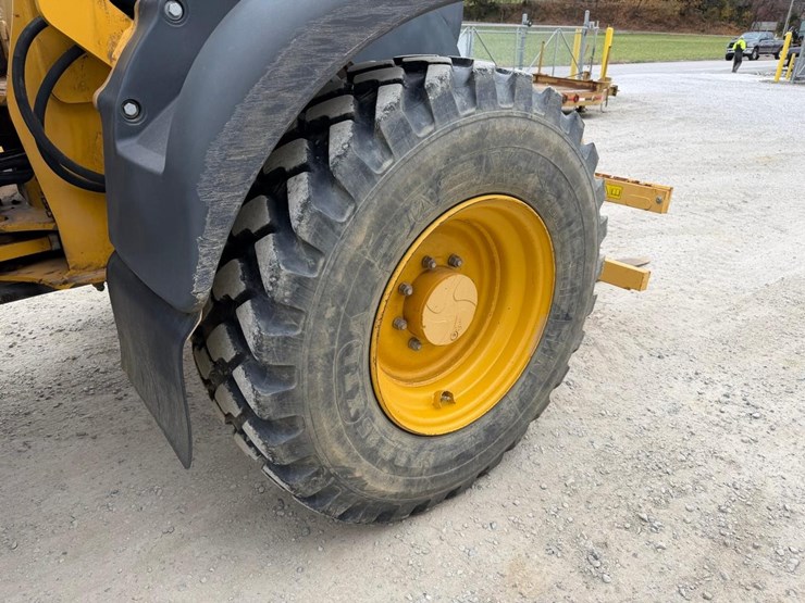 2020-deere-344l-image-20