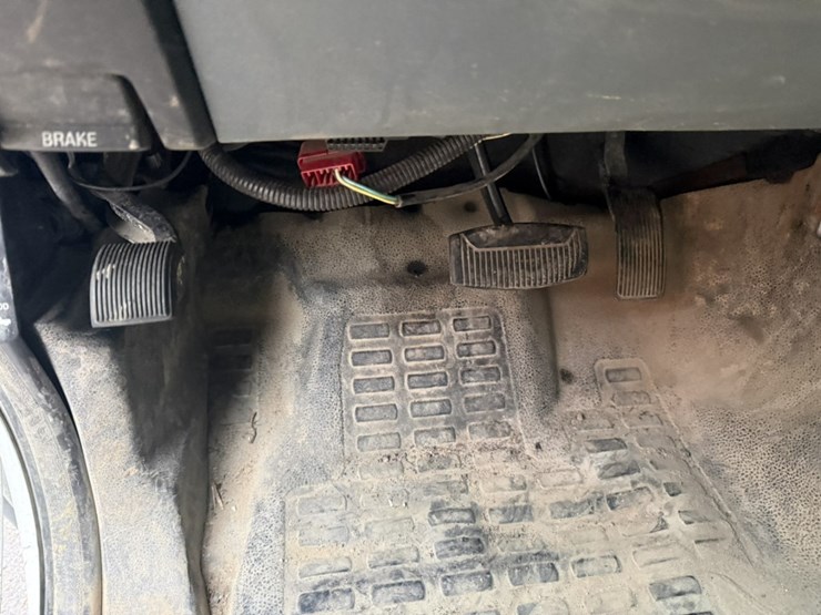 2011-ford-f550-image-31