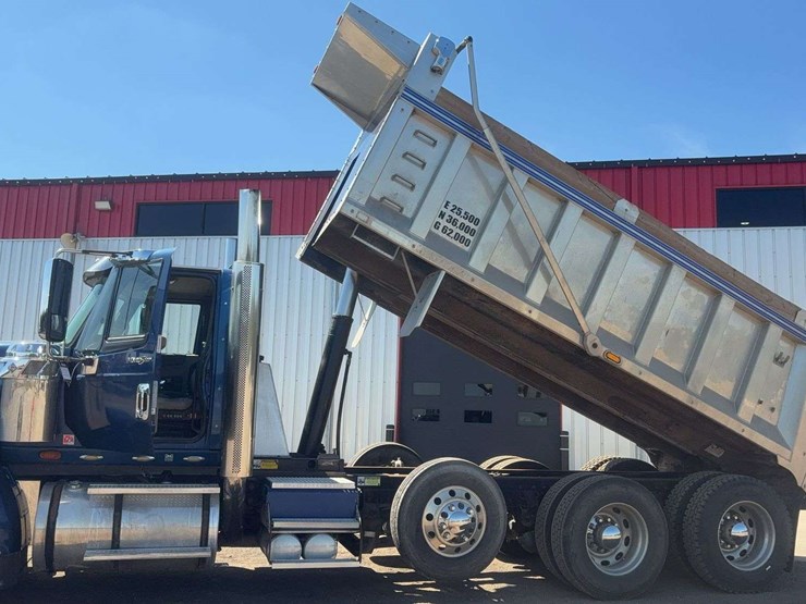 2010-international-lf517-lone-star-dump-truck-image-62