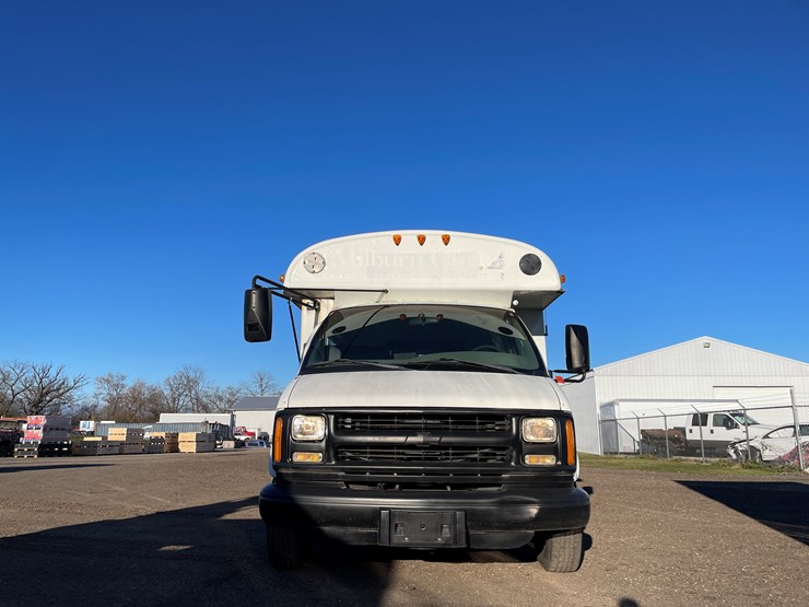 #1071-•-1999-chevy-short-bus-(has-wi-title)-image-2