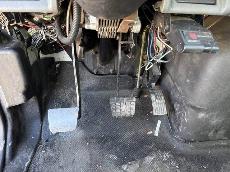 2005-international-durastar-4300-image-77