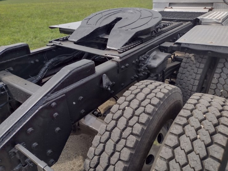 freightliner-m2-106-image-36