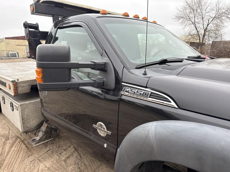 ford-f550-xlt-image-28