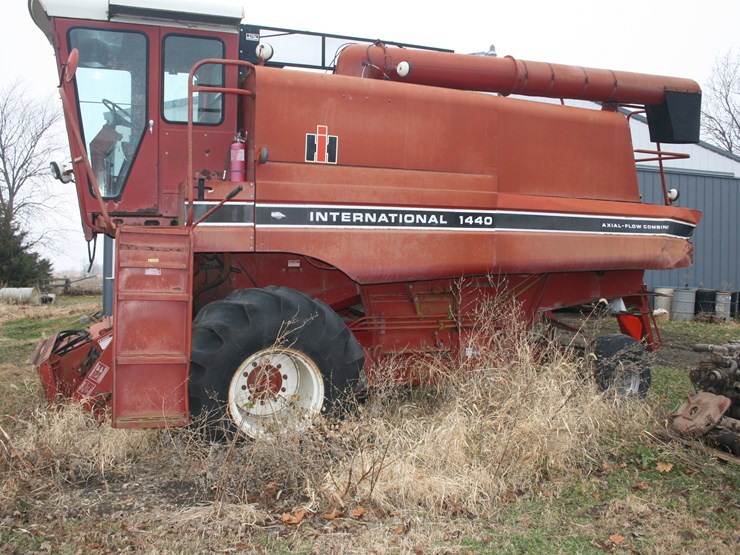 case-ih-1440-image-1