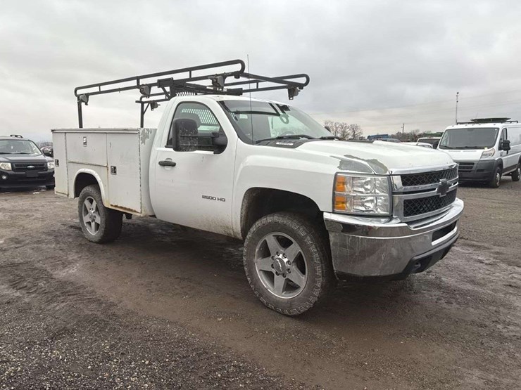 2012-chevrolet-silverado-2500-image-5