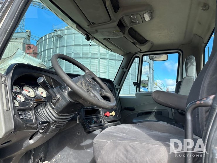 2012-international-prostar-image-54