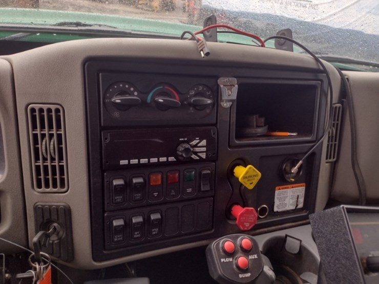 international-workstar-7400-image-12