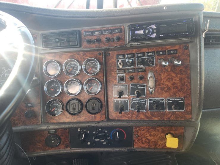 2002-kenworth-t800-image-51