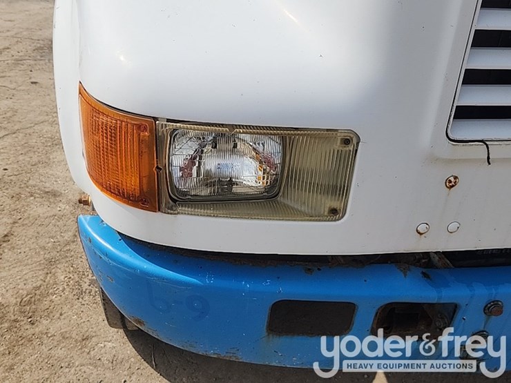 international-4700-image-14