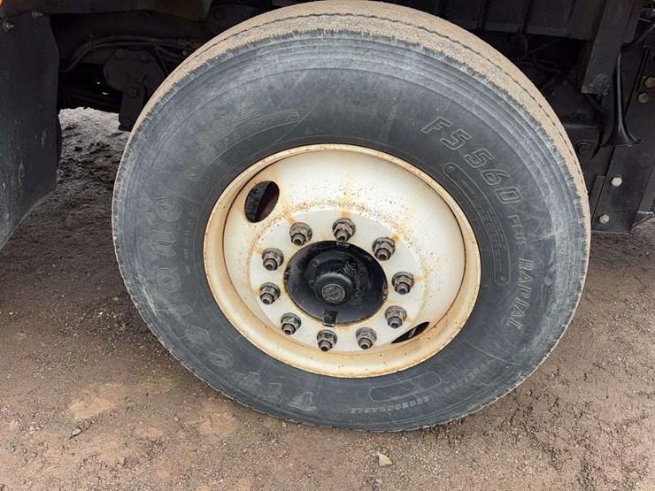 2004-international-7400-image-10