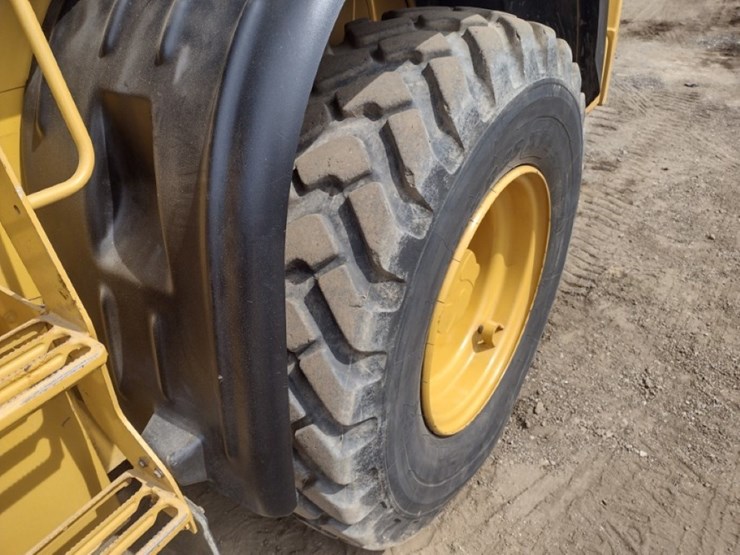 caterpillar-910m-image-23