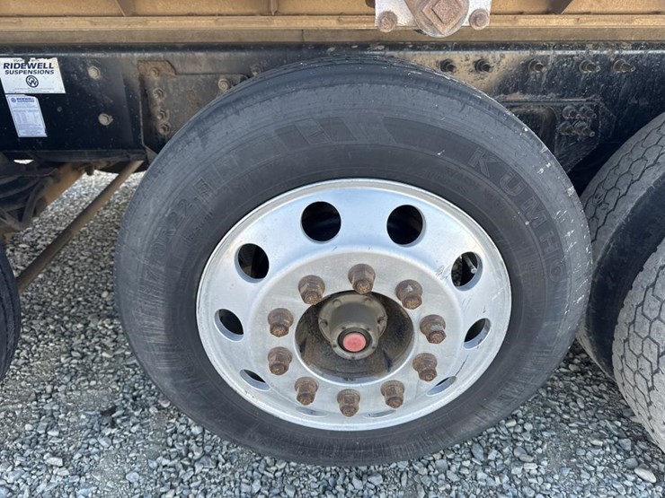 2017-international-hx615-image-60