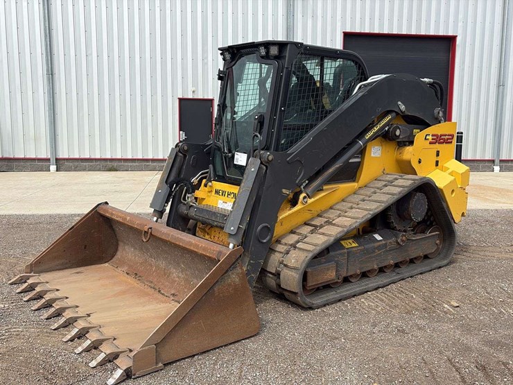 2022-new-holland-c362-image-1