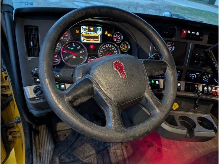 kenworth-t680-image-21