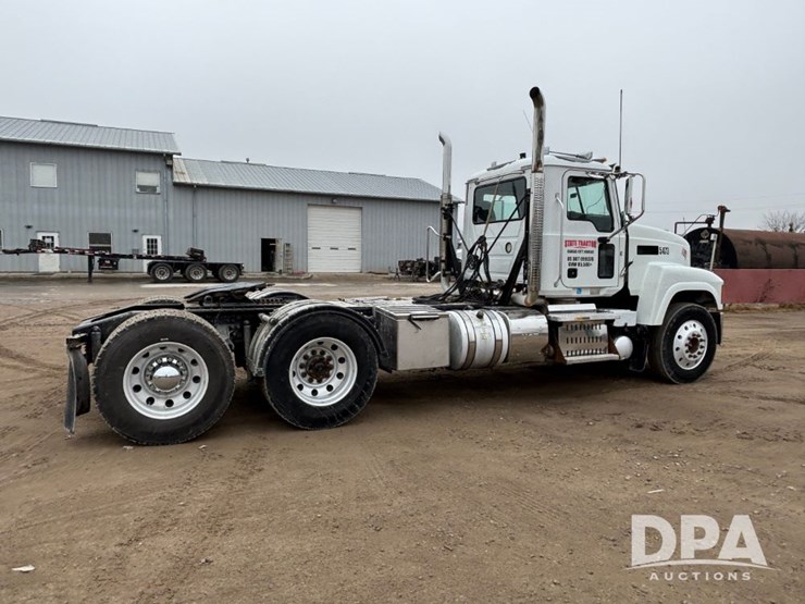 2017-mack-pinnacle-chu613-image-5