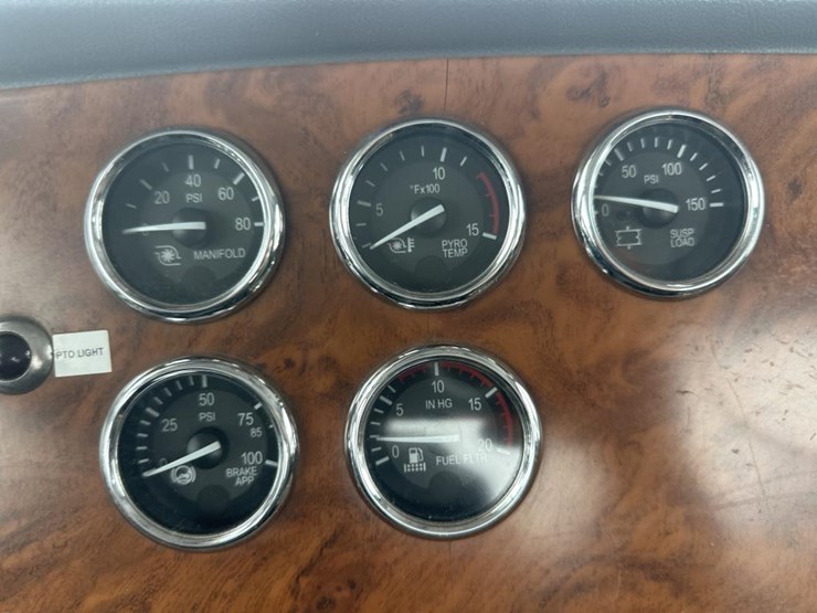 2007-peterbilt-385-image-30