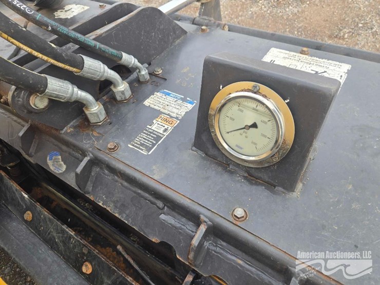 bradco-mm72-72"-hyd-brush-mulching-head-image-5